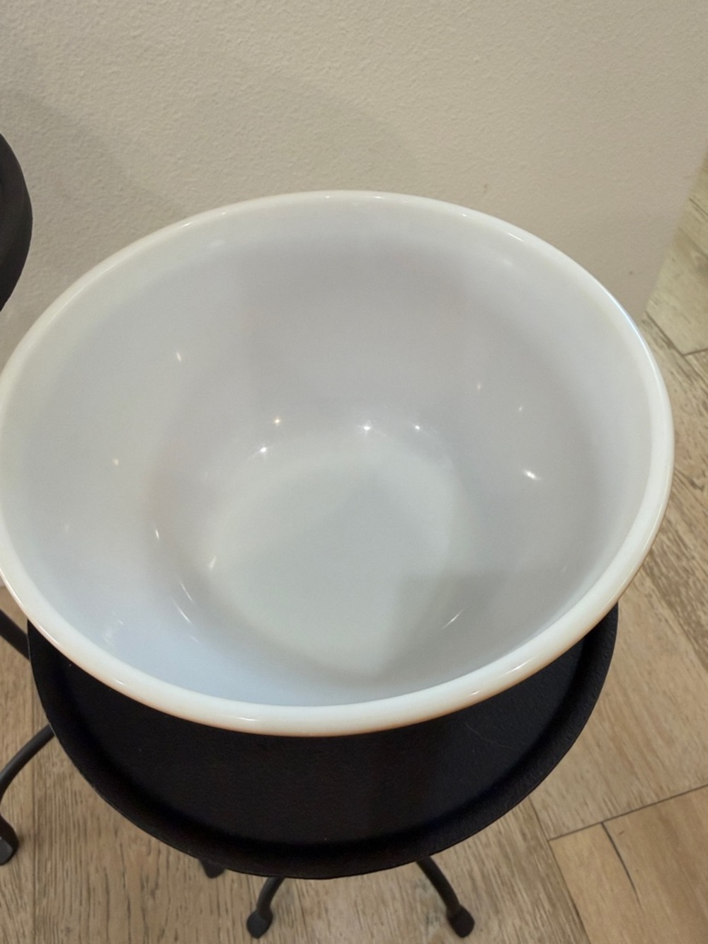 Pyrex Brown and Rust Mixing Bowls with White Floral Patterns - Picture 6 of 7
